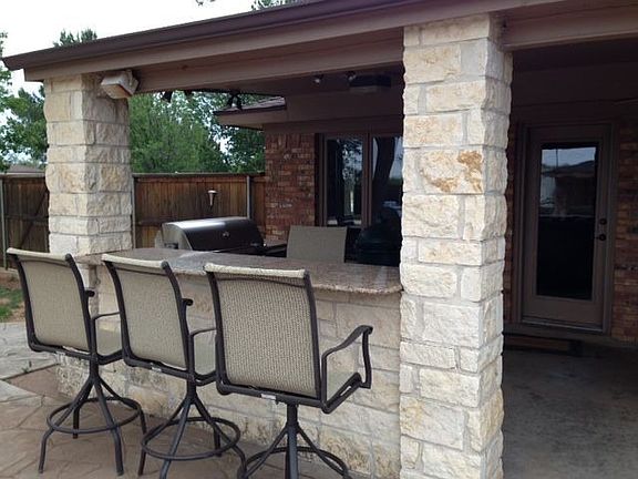 outdoor kitchen