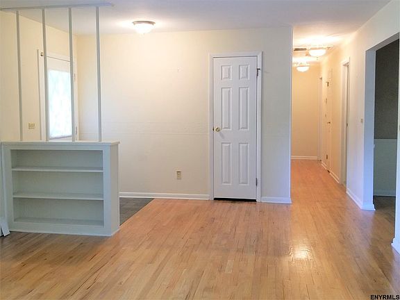 4th image of 15 Village View Blf