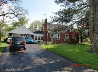 2795 Carleton West Rd, Carleton, MI 48117
