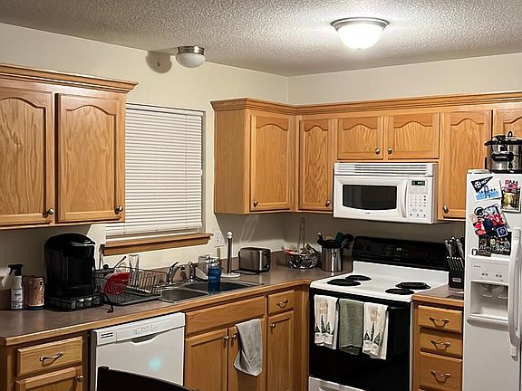 2nd image of 1200 Pebblecreek Dr APT B