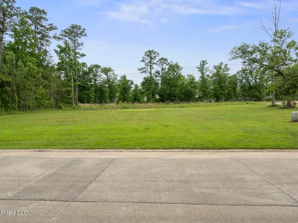 Savannah Estates Blvd, Biloxi, MS 39532