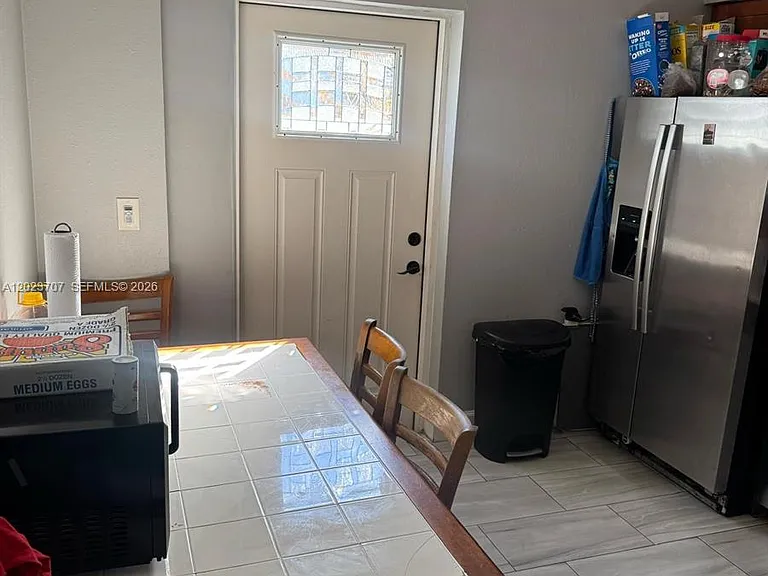 2536 El Portal Ave — Photo 4