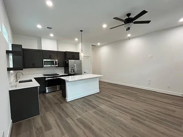 2 bed, 2.0 bath, 1150 sqft, $1,875 — Photo 3