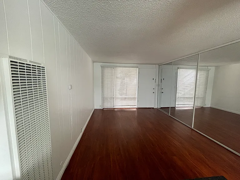 Belmont Apartments — Photo 4
