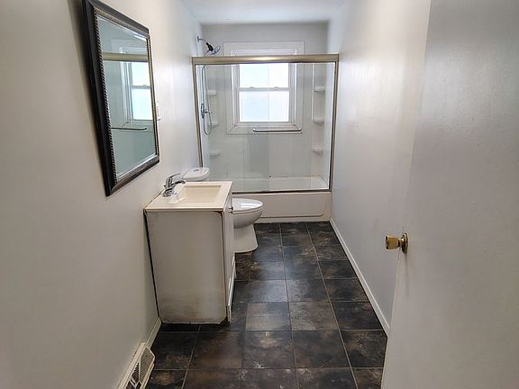 3rd image of 2703 Tremper Ave #4