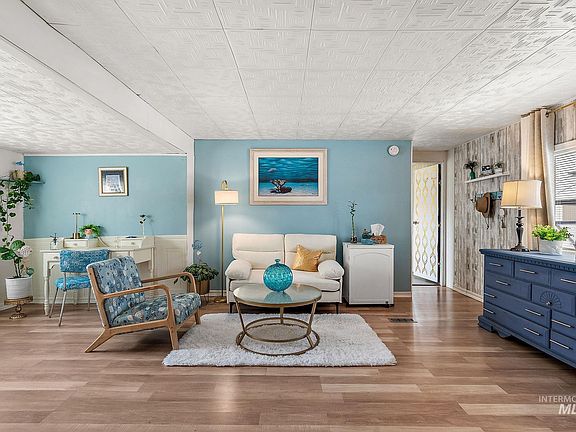 5th image of 6955 Royal Glen Ln