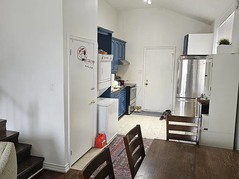 3242 Lawrence Ave E — Photo 3
