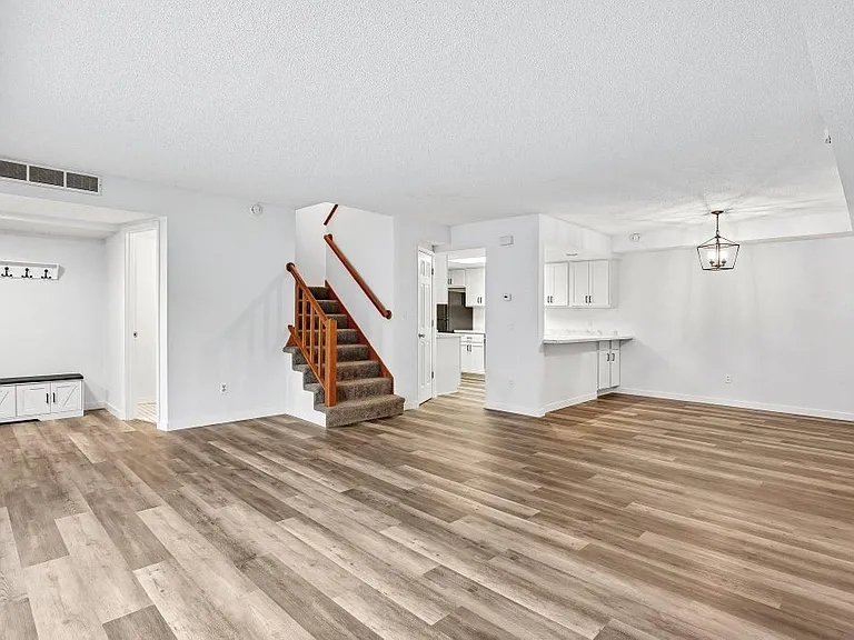 18669 Clear View Ct — Photo 19