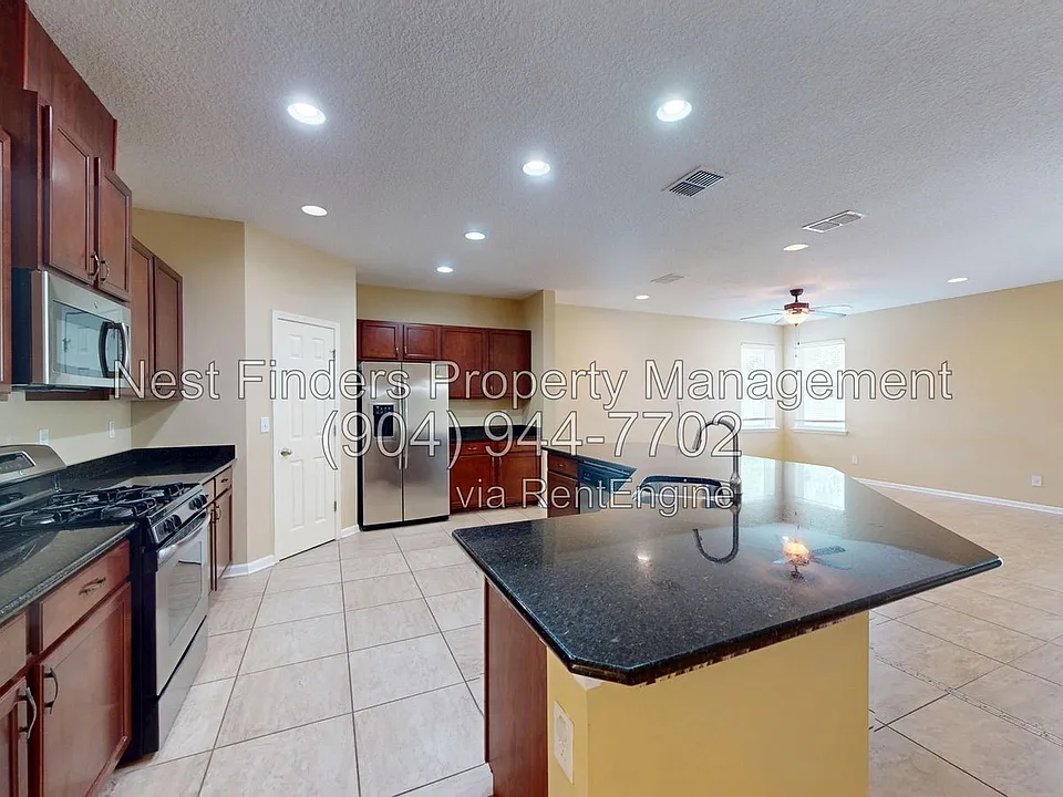 74 Woodland Greens Dr