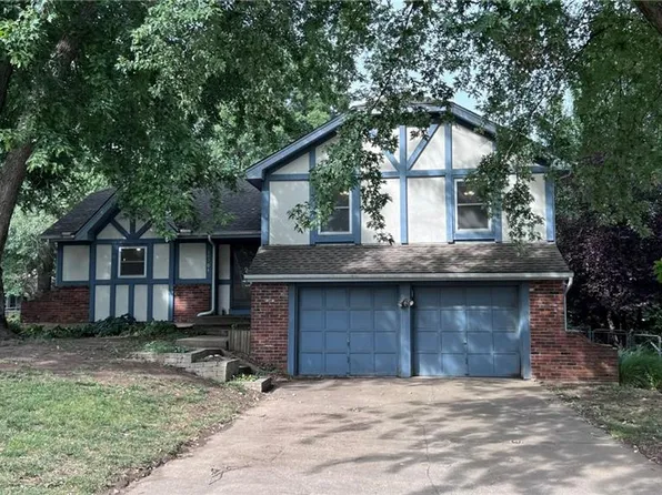 14204 S Cottonwood Dr, Olathe, KS 66062