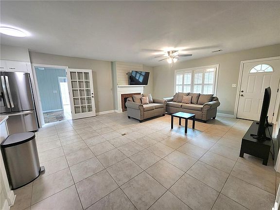 5th image of 8 Highland Ln