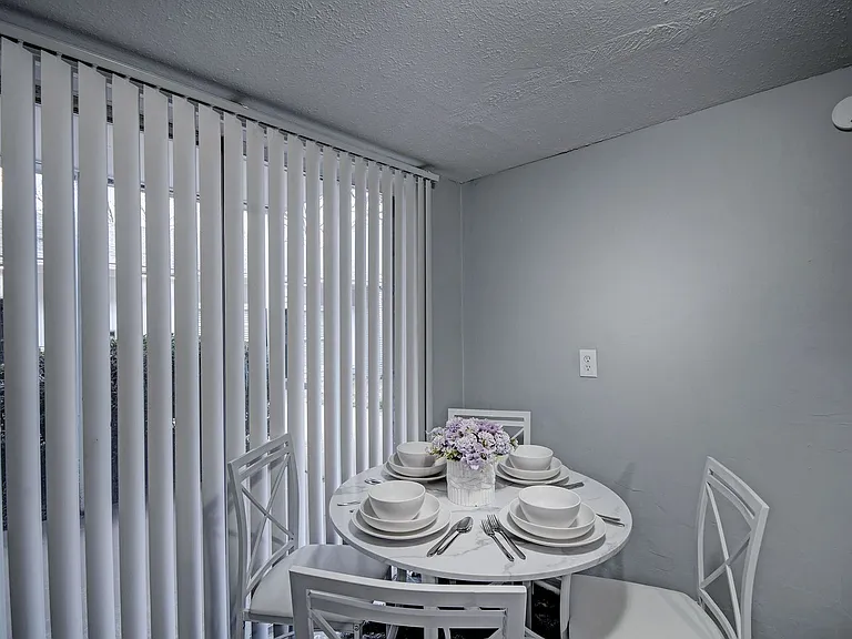 225 W McDowell Rd — Photo 7