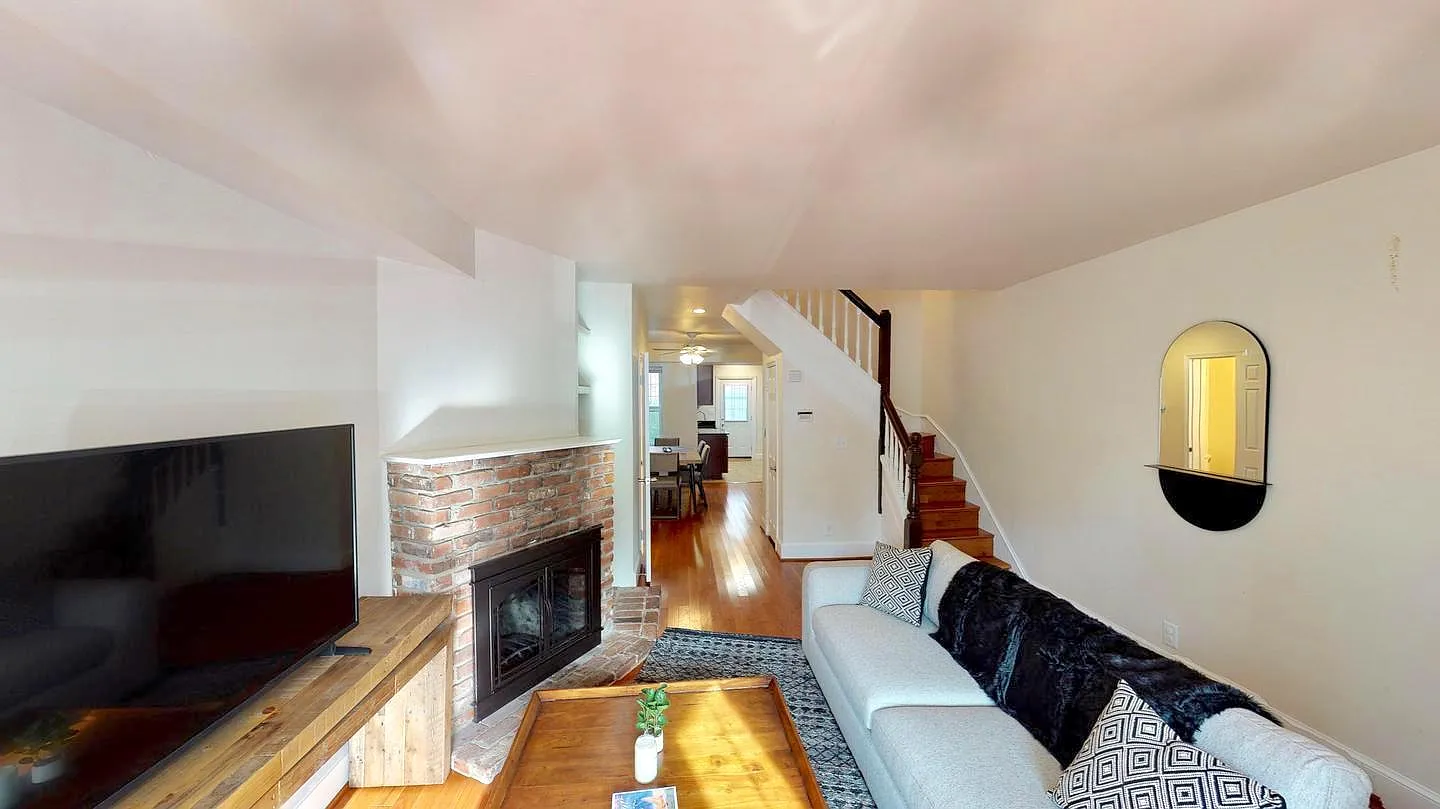 Private Room in Wonderful H Street Corridor Home with Lovely Backyard — Photo 1