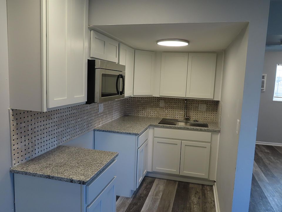 1st image of 740 Franklin Ave #C