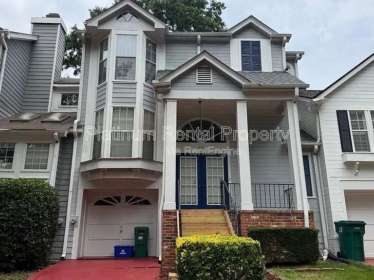 2196 Goodwood Blvd SE — Photo 2