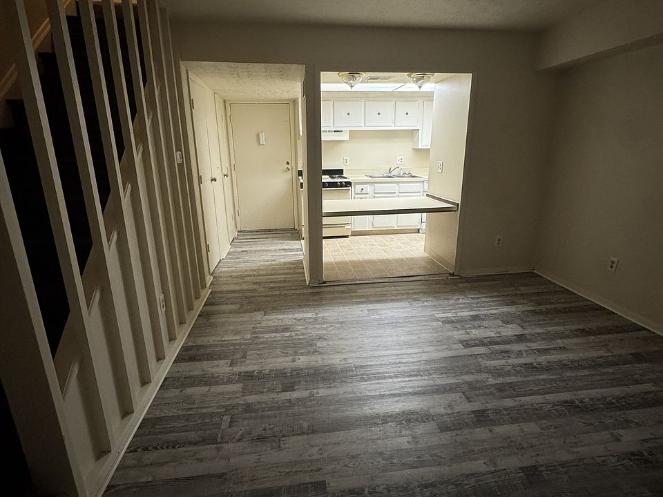 1st image of 45 King Arthur Ct