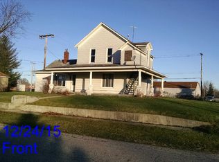 512 E Ridge St, Medaryville, IN 47957