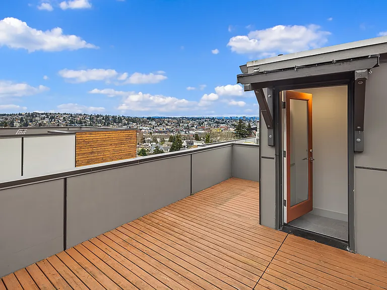 410 W Fulton St — Photo 19