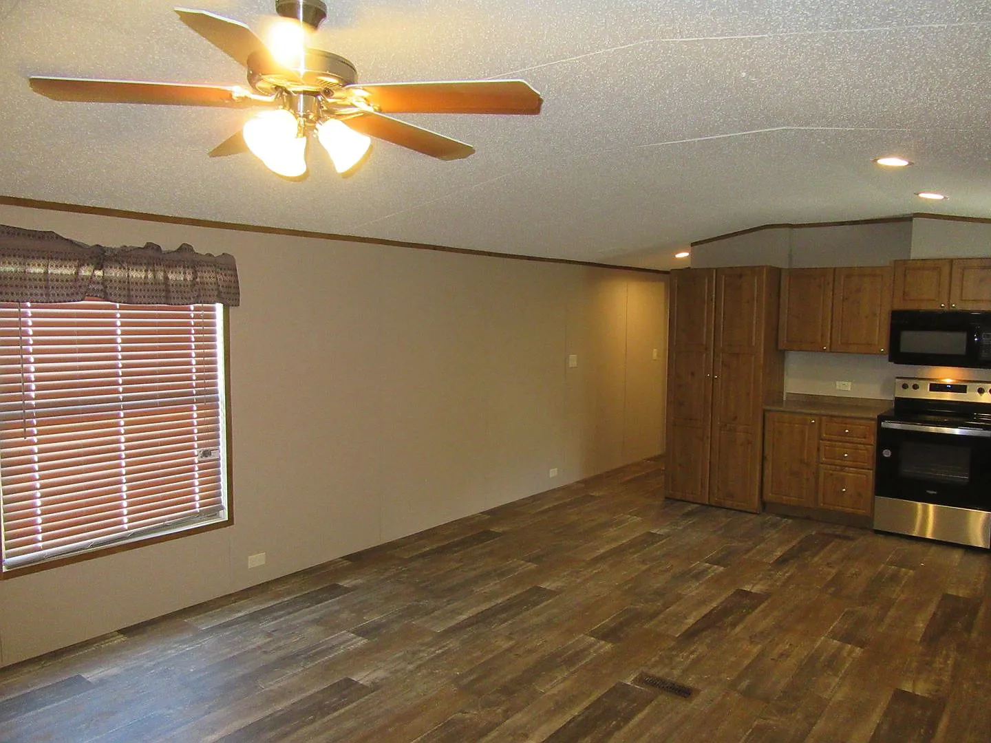 4905 Alameda Street Lot 7 — Photo 3