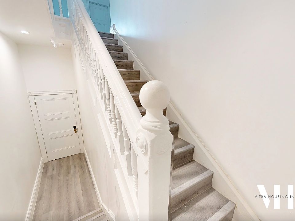 Apt 1032.50: Four Bed, Four Bath BEAUTIFUL Upstairs Apartment home, fully remodeled, large bedrooms, fully remodeled - tons of space