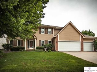 17464 J St, Omaha, NE 68135