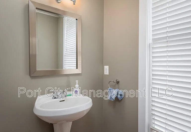 9 Yogurt Ln #4 — Photo 11