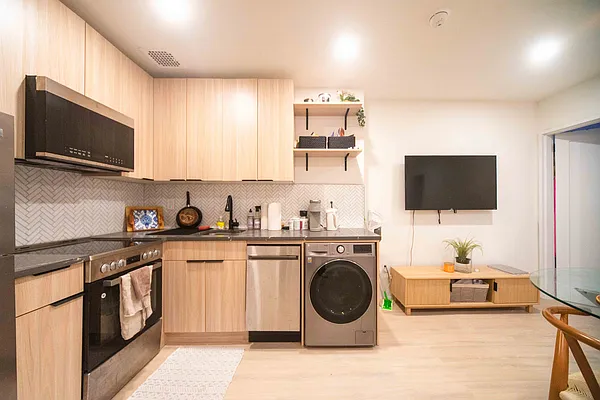 Rented by R New York | media 15