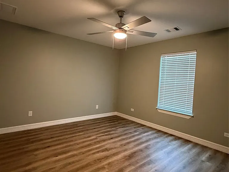 408 Mary Ave — Photo 14