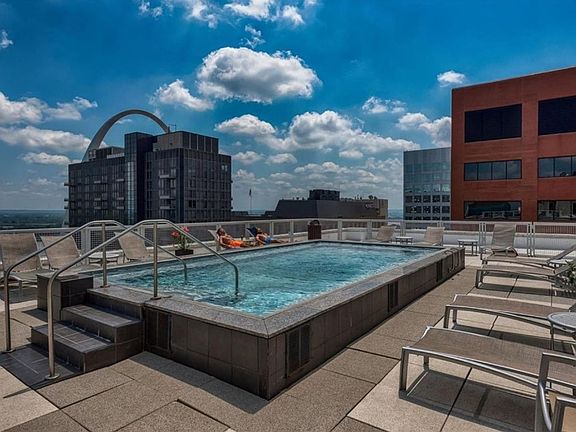 3rd image of 314 N Broadway Ave #706