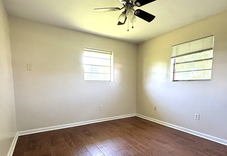 208 W Genie St — Photo 5