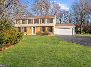 12119 Westwood Hills Dr, Herndon, VA 20171
