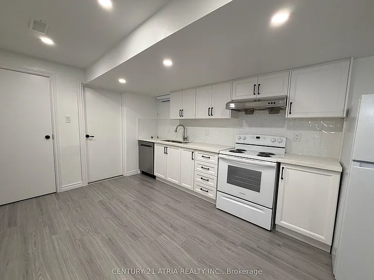 43 Creedon Cres #BASEMENT — Photo 1
