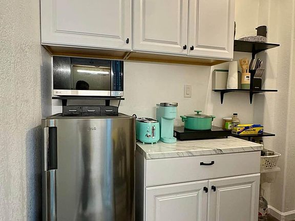 3rd image of 1089 Somersby Way Unit B