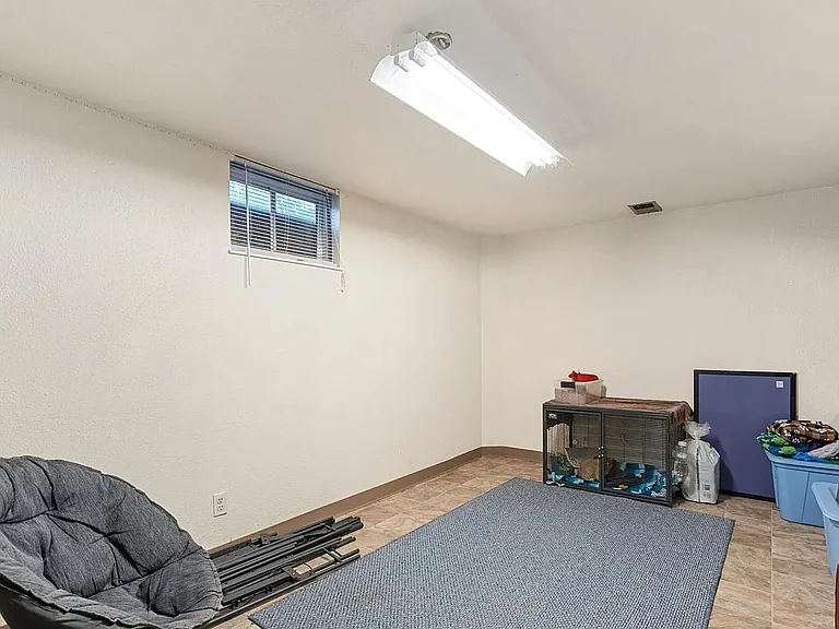 1053 Montview Rd — Photo 7