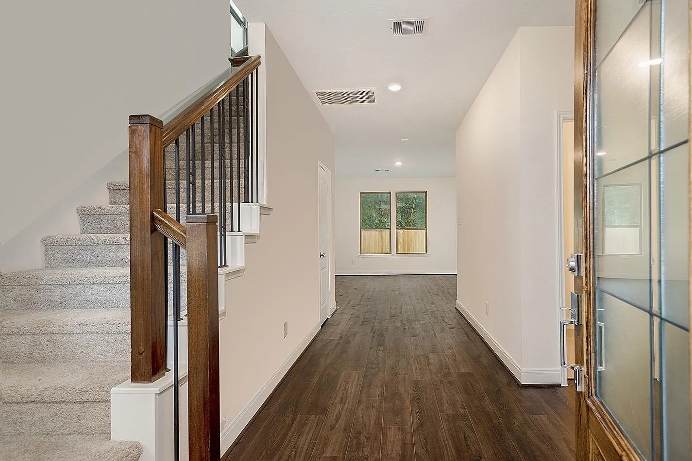 4 bed, 3.0 bath, 2239 sqft, $2,400 — Photo 4