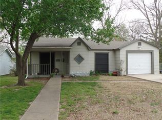 1003 Gladney St, Gainesville, TX 76240