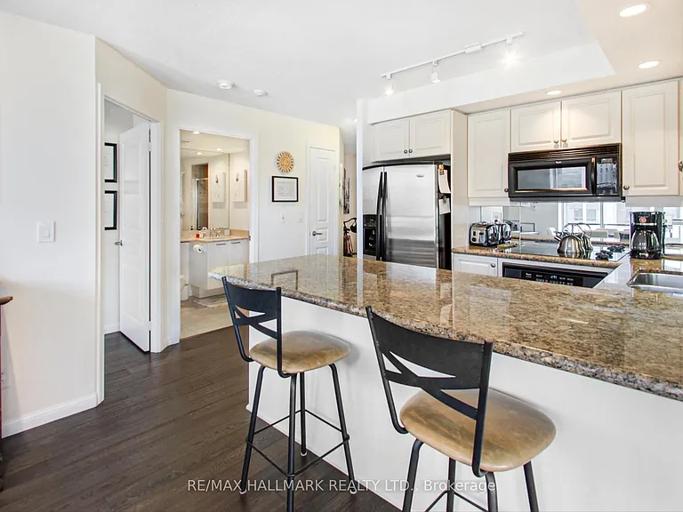 140 Simcoe St #Penthouse 09 — Photo 10