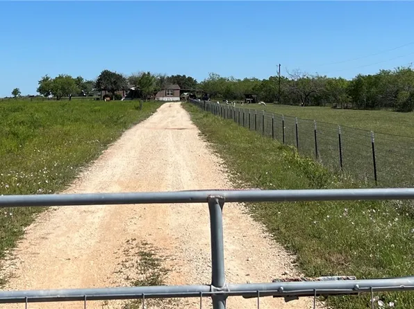 3411 Wosnig Rd, Marion, TX 78124