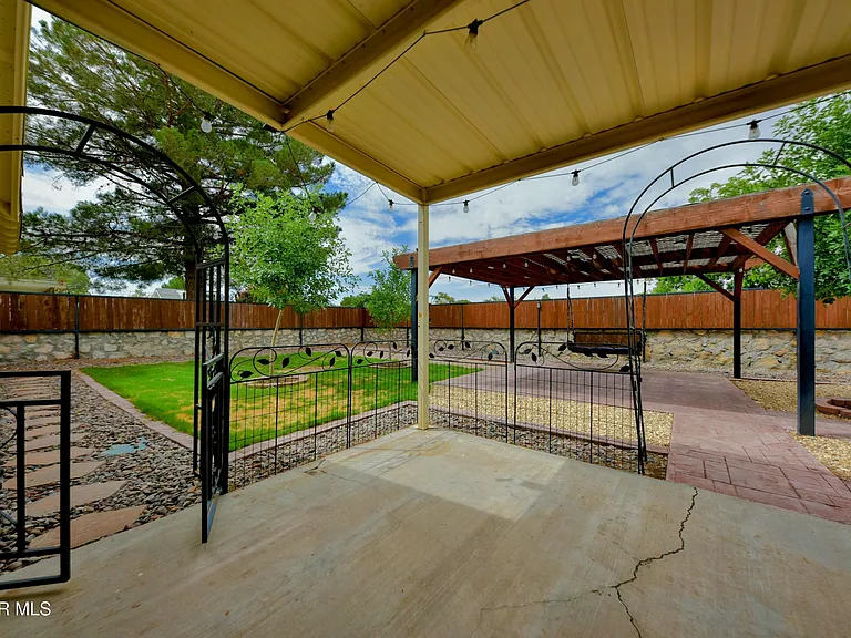 10348 Darin Rd — Photo 47