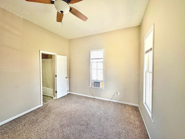 315 Jefferson St — Photo 8