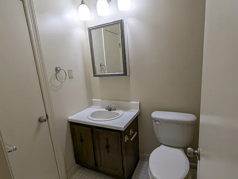 Brandon Point Apartments — Photo 16