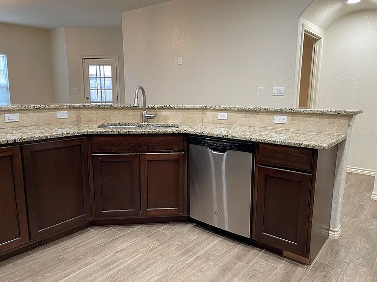 7015 Hallie Rdg — Photo 8