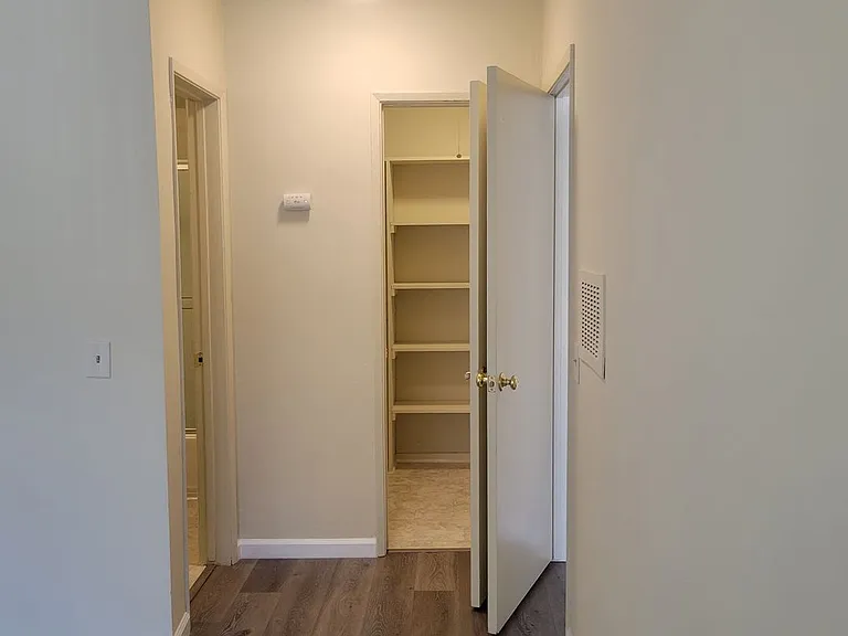 37 unit building close to CSUN! — Photo 21