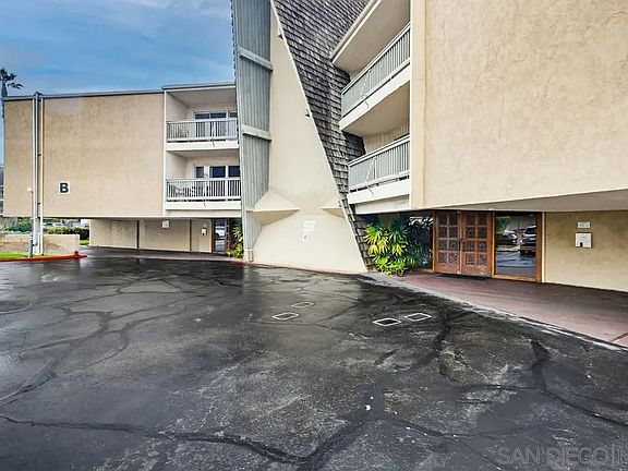 2nd image of 4444 W Point Loma Blvd Unit 25