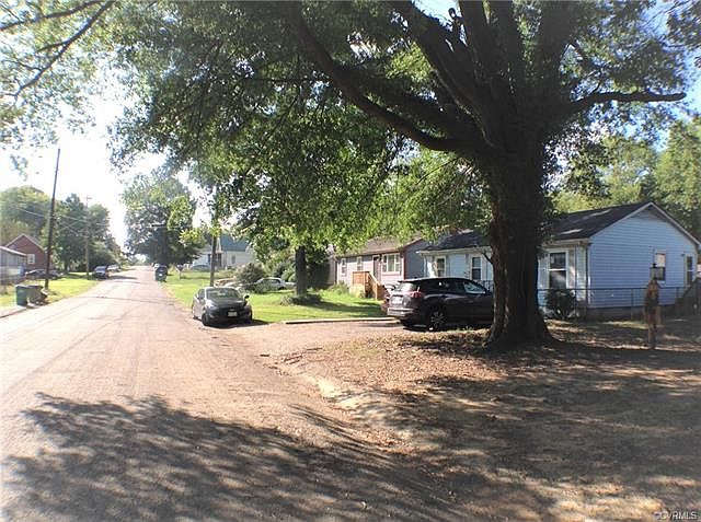 2nd image of 2202 Wright Ave