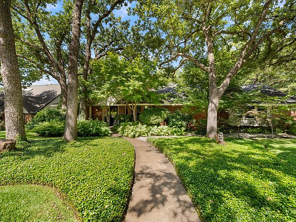 3rd image of 2212 Prestonwood Dr