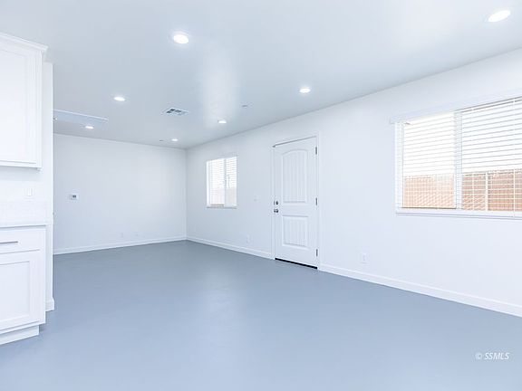 4th image of 1416 Mayo St