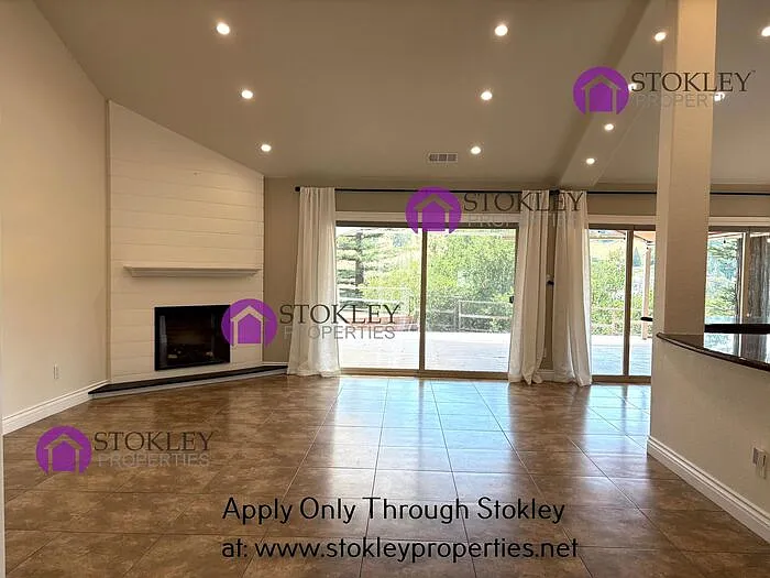 414 Verbena Ct — Photo 4