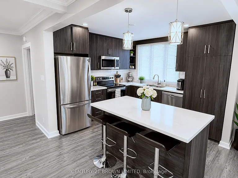 2810 Bloor St W #2 — Photo 4
