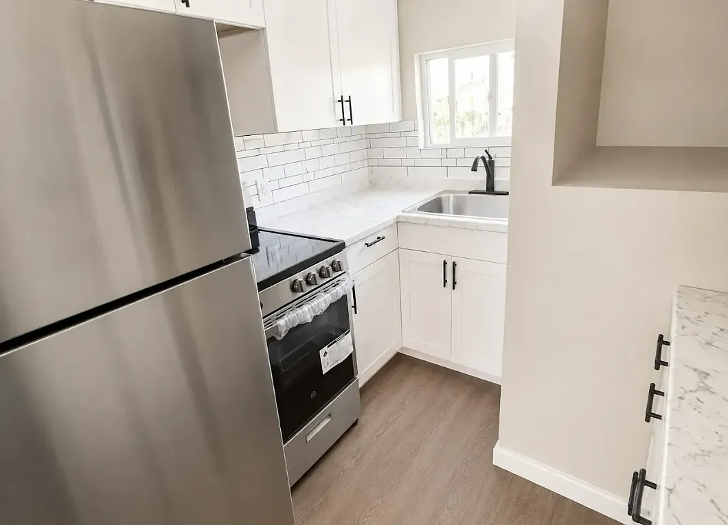 3 bed, $1,800 — Photo 3